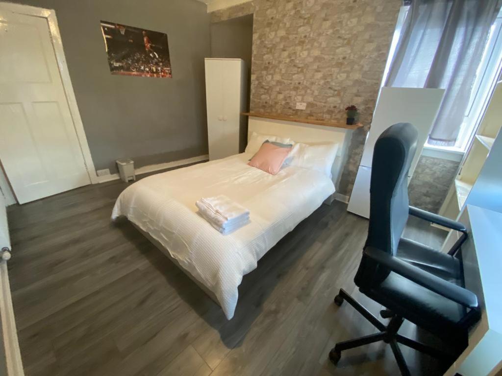 Lovely Private Room In Sandilands Dr Ab24 Абърдийн Екстериор снимка